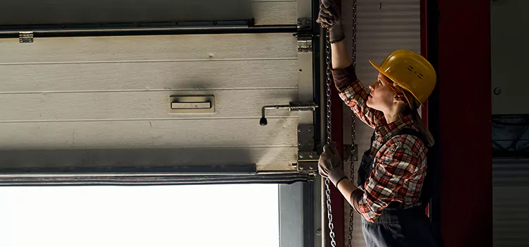 Addressing Common Garage Door Stoppage Issues in Huntsville, TX